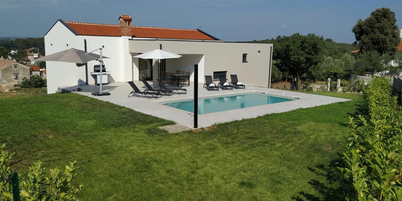 Lia With Pool - Luxury In Vintijan, Near And Medulin Villa *